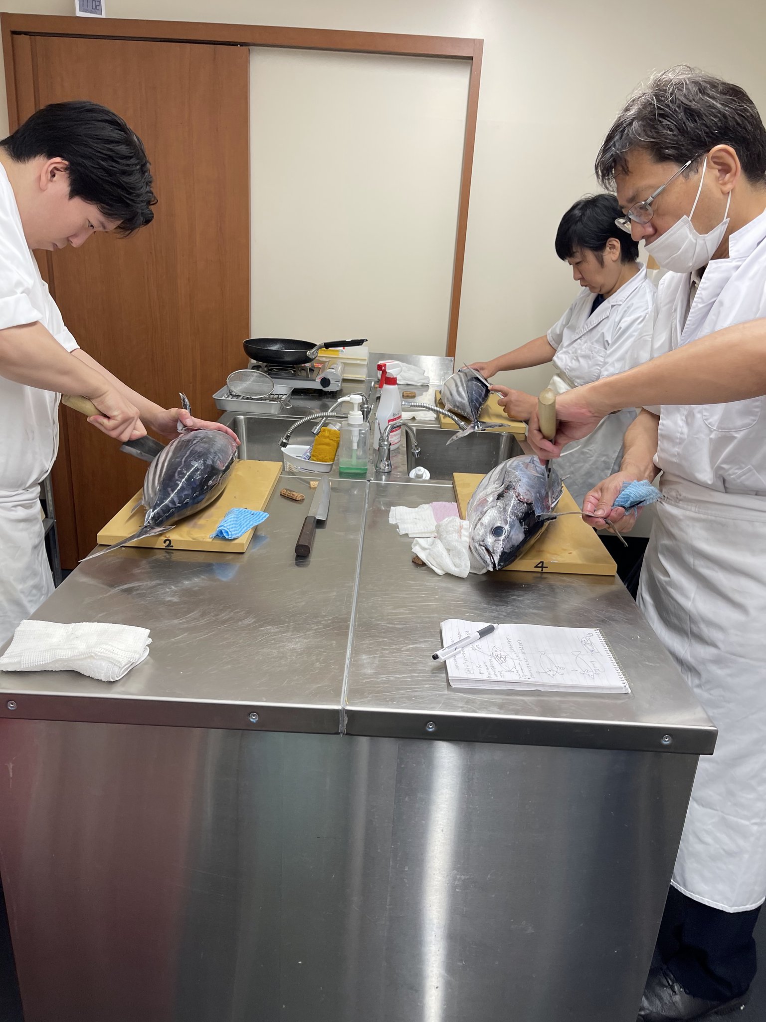 握る練習の様子